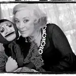 Mari Carmen y sus muñecos: «Doña Rogelia inventó a los ‘‘yayoflautas''»