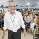 Griñán alecciona a Rubalcaba ante una atenta Chacon