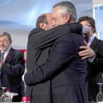Griñán logra la Presidencia del PSOE tras forzar la salida de Chaves
