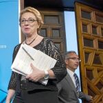 La otra forma de gobernar de Griñán: sube los impuestos y baja los sueldos