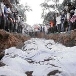 Funeral de otra masacre del régimen, según denuncian los rebeldes en Damasco