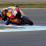Pedrosa se adjudica la victoria al no reanudarse la prueba