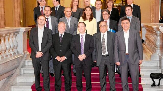 Marc Antoni Broggi, hijo del centenario cirujano y candidato de ERC- Catalunya Sí al Senado, Moisés Broggi, acusó ayer a la coalición independentista de aprovecharse de su padre. Cuestionó, en declaraciones a Rac1, que a sus 103 años pueda desempeñar su