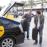 Messi y Mascherano llegaron en taxi ayer por la mañana a la Ciudad Deportiva Joan Gamper