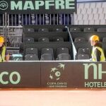 Los operarios aglutinan el montaje antes y después del evento.