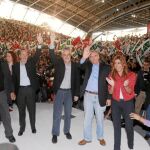 Unas 30.000 personas llenaron el velódromo de Dos Hermanas, para el mitin de González, Guerra, Rubalcaba, Griñán y Susana Díaz