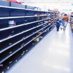 El acopio dejó los supermercados vacíos