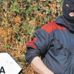 ETA intenta matar a varios ertzainas con dos bombas trampa