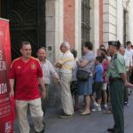 La Comunidad exhibe juntas la Copa del Mundo y las dos Copas de Europa