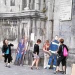 En las pasadas fiestas de Andoain se ofrecía la posibilidad de posar con fotos silueteadas de presos etarras como recuerdo