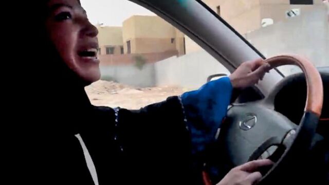 Una institución musulmana saudí: Si las mujeres conducen crecerá la prostitución y divorcio
