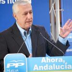 Arenas propone eliminar las tarjetas de crédito de las instituciones