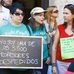 La asociación de interinos que llama a una huelga indefinida a partir de hoy no tiene competencias para hacerlo, según denunció ayer Educación