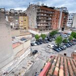 La entrada por la calle Russafa está tremendamente degradada y conserva hasta pavimentos antiguos