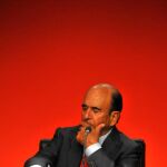 Botín pide que se «frene el tren» de la excesiva regulación bancaria