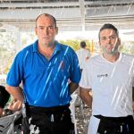 Titi y Jairo, en el famoso chiringuito de la isla, estos días punto de encuentro