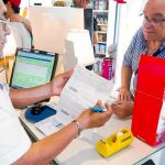 Los problemas informáticos lastran el primer día laborable del euro por receta