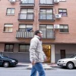 El edificio de la calle Monte Sinaí de Parla no sufrió daños graves por la explosión de gas propano, salvo los cristales rotos de las ventanas