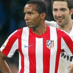 Assunçao e Higuaín en el derbi