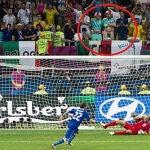 El arma secreta de Inglaterra en los penaltis: dos hinchas desnudos