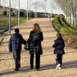 Con la crisis, es más difícil encontrar familias y aumenta el número de menores desprotegidos