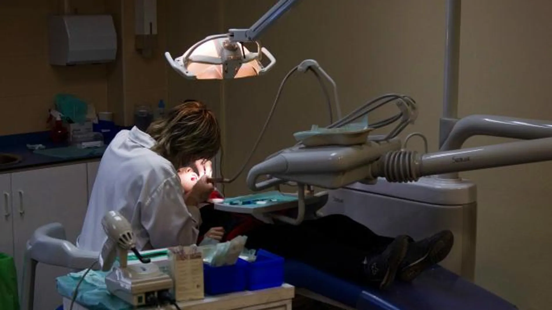 Los colegios de odontólogos de Burgos, Palencia, Soria, Valladolid y Zamora alertan del riesgo que supone retrasar un tratamiento dental