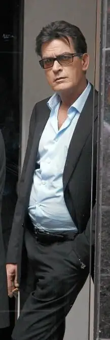 Charlie Sheen tuiteaba mientras tenía sexo