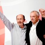 Rubalcaba, junto a Pachi Vázquez tras un mitin en Ferrol