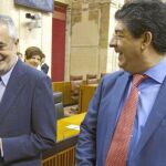 El bipartito se une en la confrontación contra el Gobierno y contra Europa