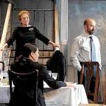 Los Weston en escena: de izda. a dcha., Gabriel Garbisu, Abel Vitón, Markos Marín, Clara Sanchis, Sonsoles Benedicto, Amparo Baró, Alicia Borrachero, Antonio Gil, Carmen Machi, Irene Escolar y Marina Seresesky