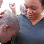 Rose ha hecho de la alegría su mejor arma para animar a los niños y jóvenes enfermos