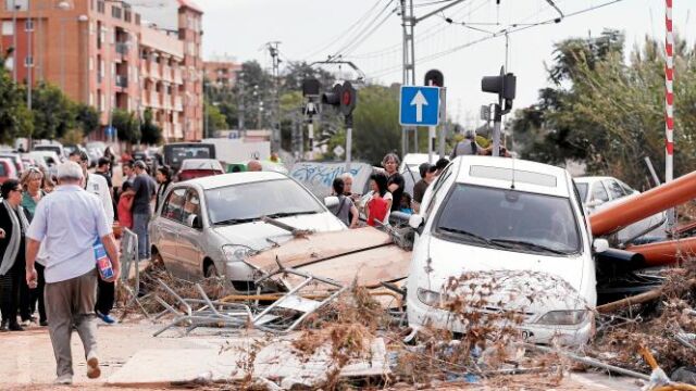 La tromba de agua causó numerosos desastres en Paterna (Valencia)