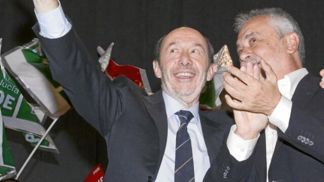 Alfredo Pérez Rubalcaba, con José A. Griñán, en Punta Umbría