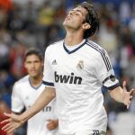 Kaká celebra uno de los goles que marcó