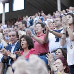 Barceló enarbola un pañuelo blanco. Los aficionados disfrutaron de una tarde histórica. Sánchez-Llibre, de CiU