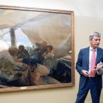 Rafel Ripoll y Blanca Pons Sorolla contemplan el cuadro