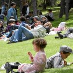 Los jóvenes se lanzan a evangelizar en la pradera de San Isidro