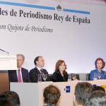 El Rey anima a los periodistas a informar con libertad y rigor