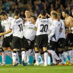 El Valencia asegura la tercera plaza en el descuento y mete al Villarreal en problemas (1-0)
