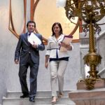 El vicepresidente del Consell, José Císcar, y la consellera de Educación, María José Catalá, ayer tras el pleno del Consell