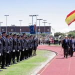 El ministro de Interior, Jorge Fernández y el director de la Policía, Ignacio Cosidó, pasan revista durante una reciente jura de una promoción de ingreso a la Escala Básica de la Escuela de Policía de Ávila