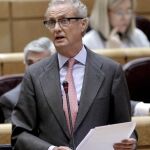 Ofensiva nacionalista contra el Ejército en el Senado