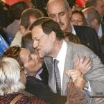 Rajoy y Sánchez-Camacho fueron jaleados por 800 catalanes en Tarragona