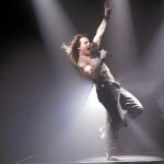 La voz Tom Cruise ha dado clases de canto durante meses para conseguir interpretar su papel sin que le doblaran. En la cinta, intentar alcanzar el tono vocal del Axl Rose, de «Guns and Roses».