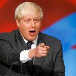 Johnson amenizó su discurso con numerosas bromas