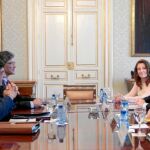 Valderas insta Beteta a «comportarse bien» y a no «seguir apretando»