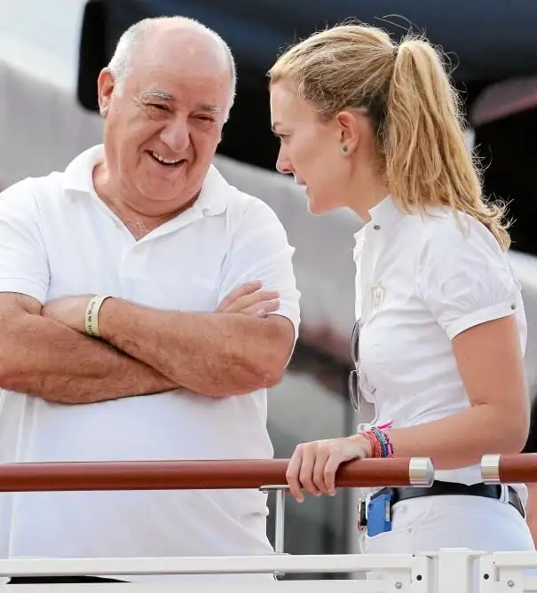 Amancio Ortega junto a su hija Marta