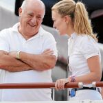 Amancio Ortega junto a su hija Marta