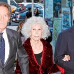 Cayetana Fitz-James llegó a la cita cogida por su esposo, Alfonso Díez, y por su primogénito, el duque de Huéscar