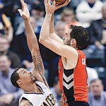 Calderón lanza ante George Hill